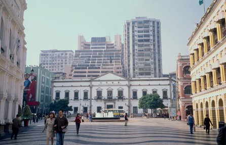Largo do Leal Senado.
