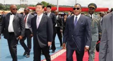 Líder chinês Xi Jinping em visita ao Congo: ajuda em gama variada de setores.